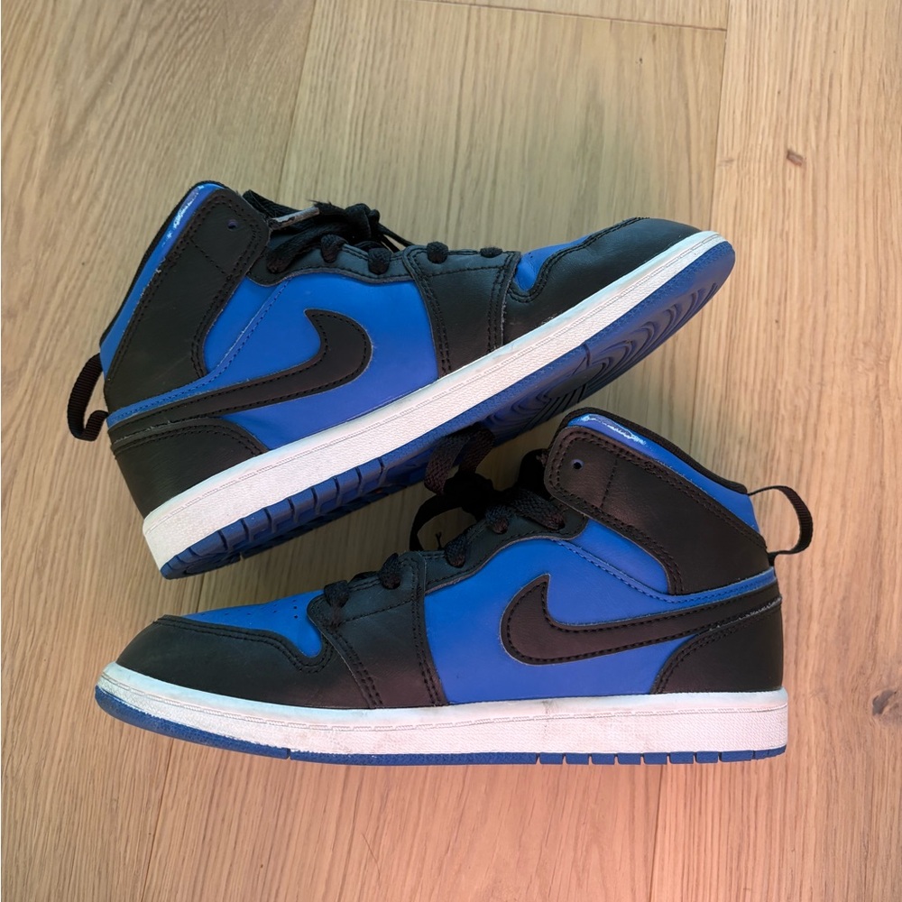 Jordan Nike Borough Mid Black and Blue Sneakers Sz 3Y